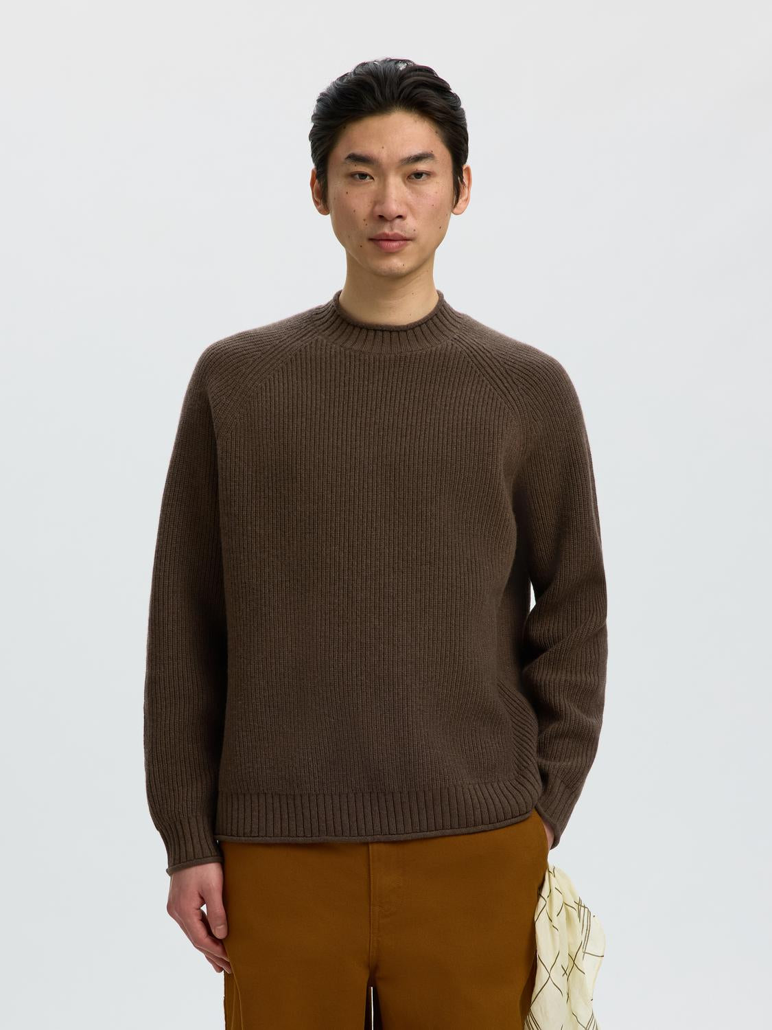 model_shot-front